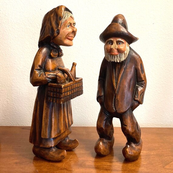 Coupe En Bois Sculpté Art Populaire - Signée, Longueur 27 Cm, état Correct
