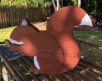 Eichhörnchen Holzfigur für den Garten