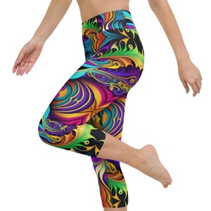 Mardis Gras Abstract Mask Leggings, Colorful Mardi Gras Capris, Mardi Gras Mask and Feathers Capri Pants, Mardi gras Yoga Capri Leggings