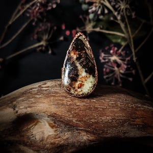 Copper ring with Septaria stone. gift for her, unique piece, made in Italy.