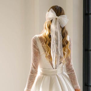 Pearl Bridal Bow: Tulle Wedding Hair Clip