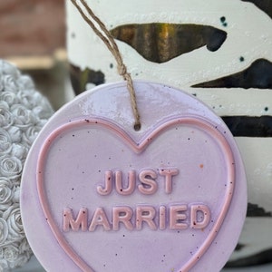 JUST MARRIED-Sweethearts-Love Hearts-Keepsake-Wedding Gifts-Pottery-Ceramics-Hanging Heart-Wall Decor-Love Quotes-Mr & Mrs-Wedding favour
