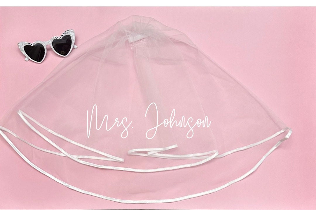 Bride Bachelorette Veil, Bachelorette Party Veil, Bride to be Gift, Personalized Bride Veil, Bridal Shower Veil, Custom Bridal Veil