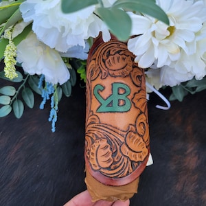 Custom Hand-Carved Leather Wedding Bouquet Wrap – Personalized Bridal Flower Cover