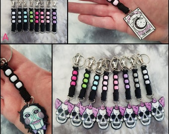 Porte-clé gothique pastel - porte-clé Planchette Ouija - horreur - porte-clé en macramé de perles - zombie, tête de mort, chat, astronaute porte-clé