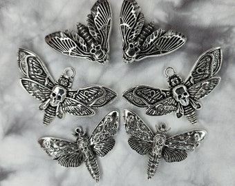 Motte Anhänger - Totenkopf Schwärmer - Gothic Anhänger - Metall Anhänger - Zink-Legierung Anhänger für die Schmuckherstellung