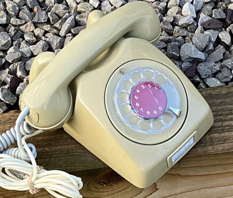 Pebble hotsell phone old