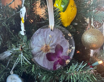 Bouquet Preservation | Pressed Flower Ornament | Save Your Bouquet | Wedding Gift | Custom Round Ornament