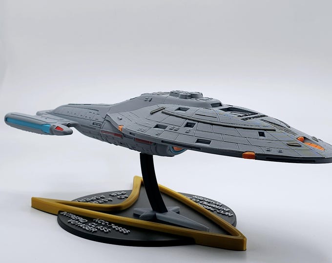 Intrepid Class Starship 14" Model with Stand | 3D Printed Janeway Ship Replica | Movable Nacelles | Trekkie Cosplay Collectible Gift