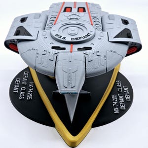3D Printed Sci-Fi Starship Model – USS Defiant NX-74205 Inspired Display Ship for Collectors & Fans