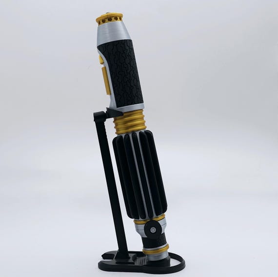 メイス・ウィンドゥのライトセーバー柄：ディスプレイスタンド付き3D