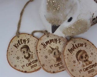 彫刻入り木片オーナメント：赤ちゃんの初めてのクリスマス、パーソナライズされた記念品