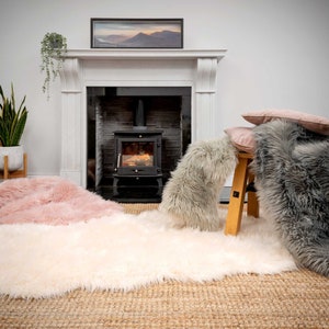 Sheepskin Single & Double Pelt Rugs Super Soft Faux Fur Rugs Cream Pink Grey Hygge Sheepskin Throw Bedroom Living Room Accessories