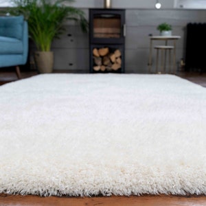 Super Soft Thick Cream Shaggy Rug Luxurious Extra Deep Pile Warm Underfoot Large Bedroom Living Room Hygge Rugs