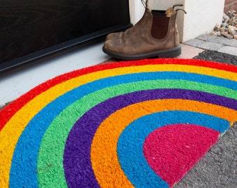 Felpudo multicolor para puerta de fibra de coco, Felpudo de entrada de media luna atrevido y divertido, tapete duradero de fibra de coco para entrada y porche