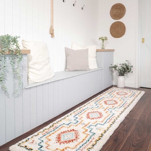 Alfombra peluda color crema supersuave con bordes multicolores, alfombra bereber marroquí azteca para sala de estar, alfombras grandes y acogedoras para dormitorio Runner 60 x 240 cm