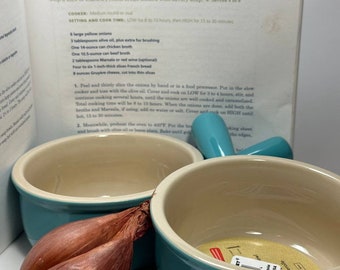 Le Creuset Stoneware French Shallot Onion Soup Crocks Bowls with Handle Turquoise Blue Set of 2 NIB