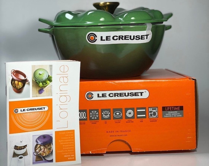 Rare Le Creuset Emerald Green Clover Cast Iron Dutch Oven 2.25 QT Large