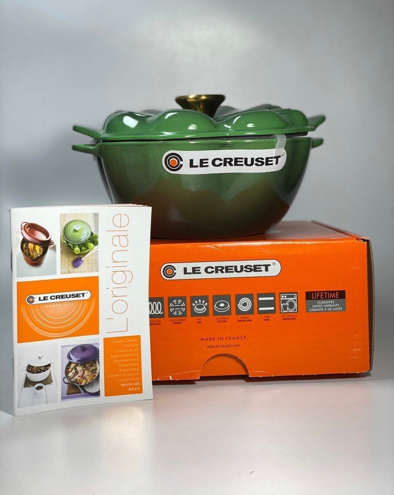 Rare Le Creuset Emerald Green Clover Cast Iron Dutch Oven 2.25 QT