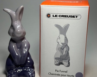 Le Creuset Stoneware Pie Bunny Blue Bell Purple Provence Spring Edition NIB