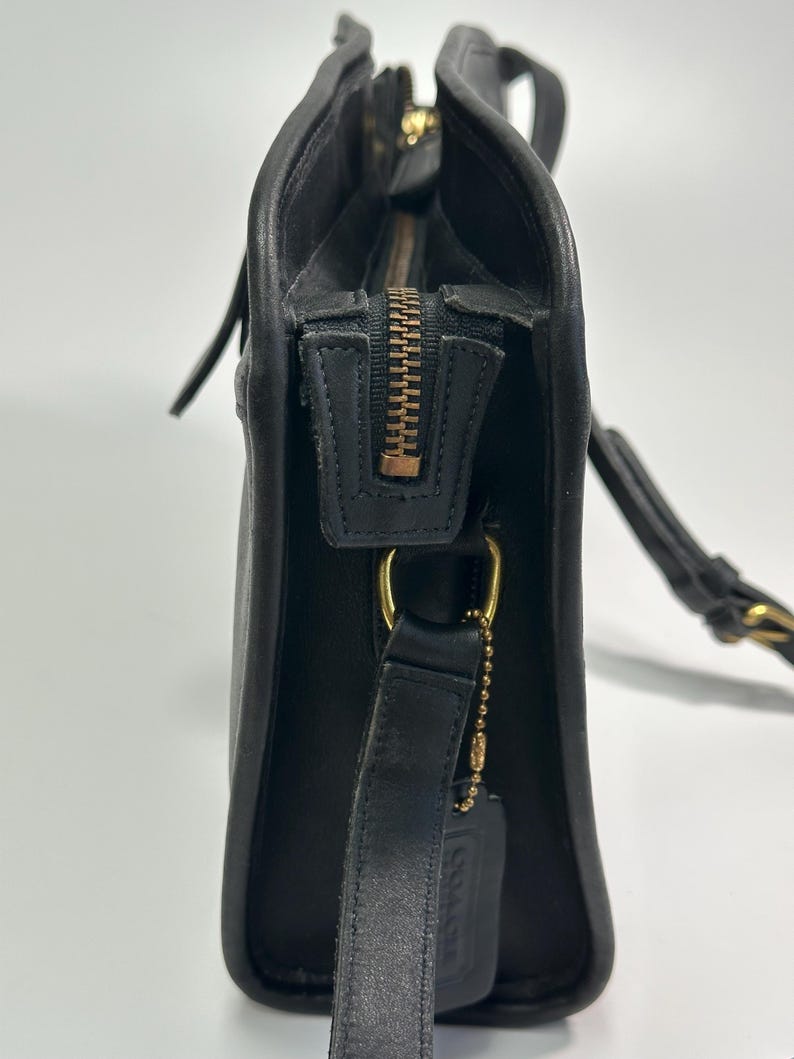 Vintage Coach Brighton Black Leather Crossbody Bag Adjustable Strap ~ Medium ~ USA ~ Excellent Vintage Condition image 7