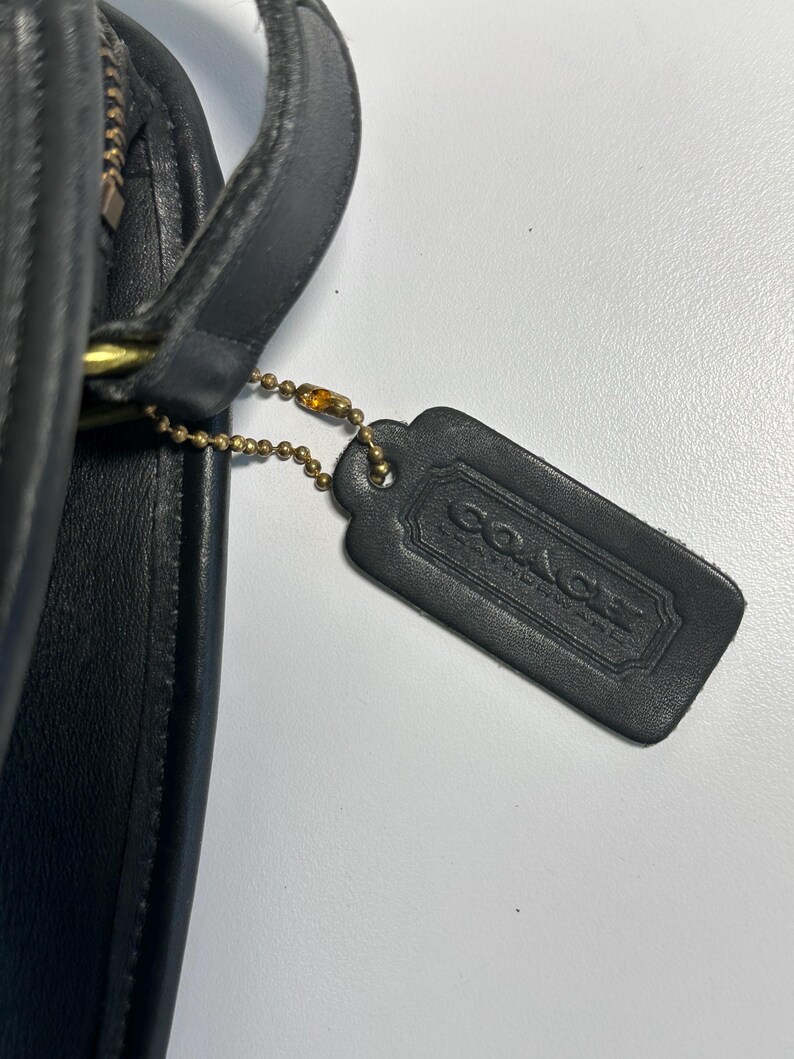 Vintage Coach Brighton Black Leather Crossbody Bag Adjustable Strap ~ Medium ~ USA ~ Excellent Vintage Condition image 3