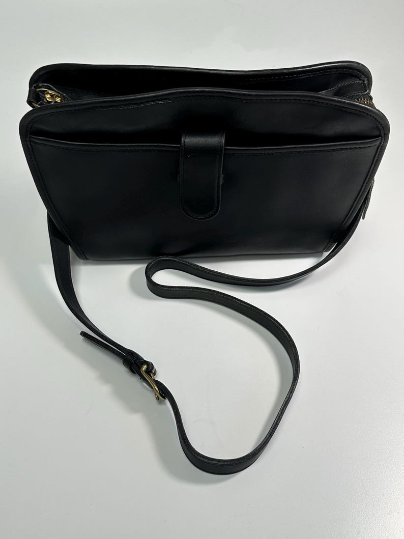 Vintage Coach Brighton Black Leather Crossbody Bag Adjustable Strap ~ Medium ~ USA ~ Excellent Vintage Condition image 19