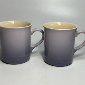 Le Creuset Metallic Handle Stoneware Mug - Artichaut