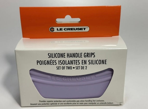 Le Creuset Powder Purple Silicone Handle Grips Set of Two ~ Poignees  Isolantes En Silicone Set De 2 ~ NWT