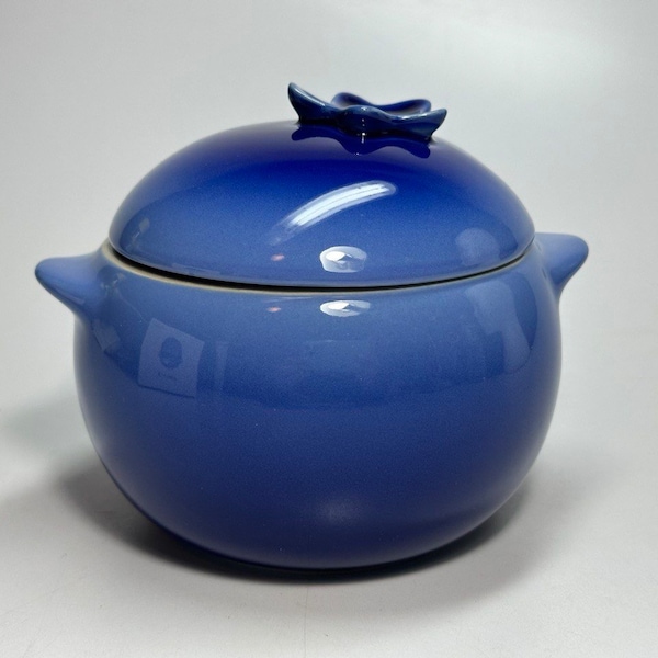 Le Creuset Blueberry Cocotte aus Keramik mit Deckel 20Oz Blueberry Crisp ~ Blueberry Cobbler NWOB