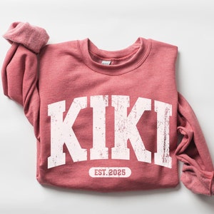 Kiki Sweatshirt, Kiki EST 2025 Sweatshirt, Personalized Grandma Gift, Custom Grandma Gift, Granny Sweater, Nana Crew, Pregnancy Announce