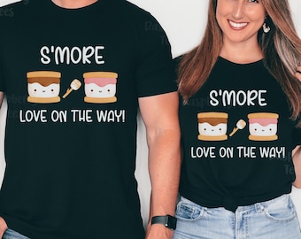 Camicia S'mores, Camicia per l'annuncio della gravidanza, T-shirt per maternità rivelatrice del bambino, Papà futuro, S'more Love on the Way