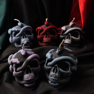 Halloween Candle | Spooky | Fall season candle | Halloween lover gift | Day of the Dead | Calavera candle | Skull Candle | Bleeding Candle