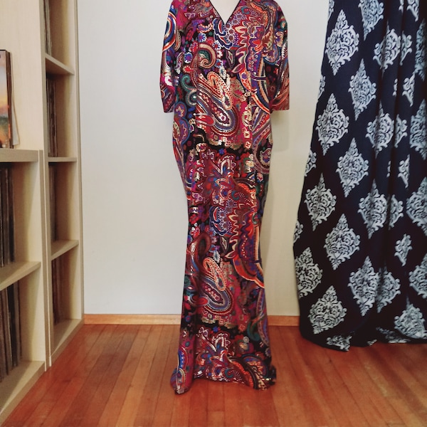 Prettiest 1977 Oscar de la Renta for Swirl One Shoulder Printed Bright Floral Cotton Dress w Ruffled Hem