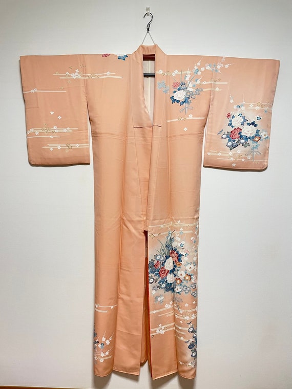 Vintage Kimono from Japan - Houmongi /  Light Pink