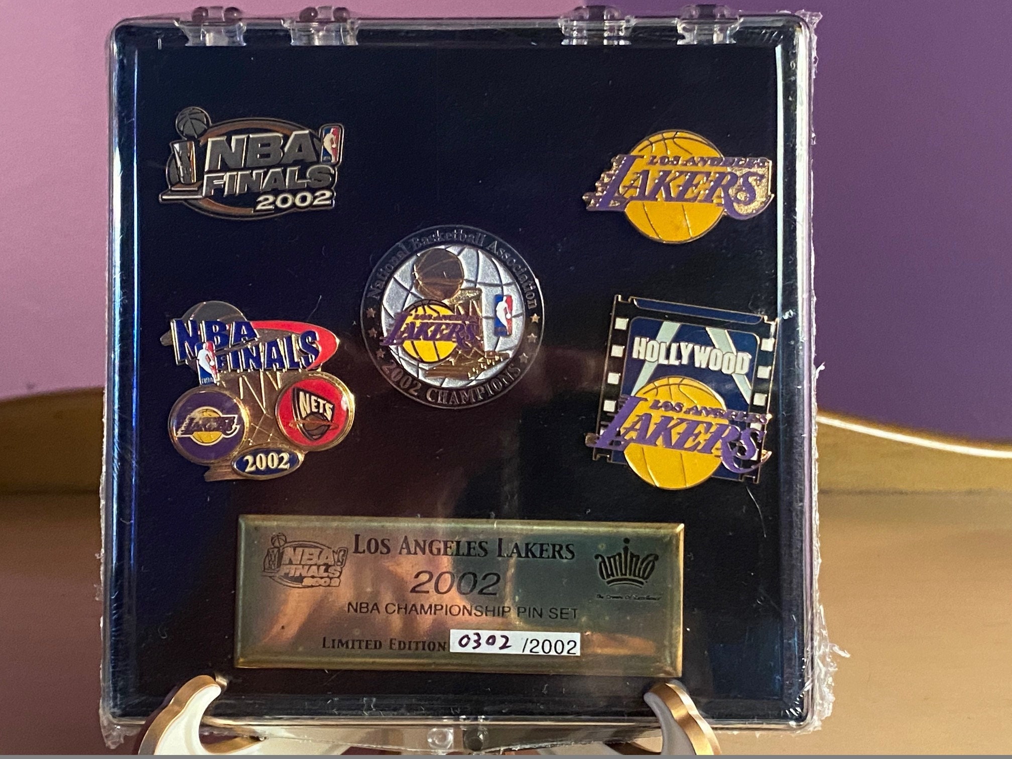 KOBE BRYANT Los Angeles Lakers LeBron James Blue Jersey Lapel Hat Pin 1.25