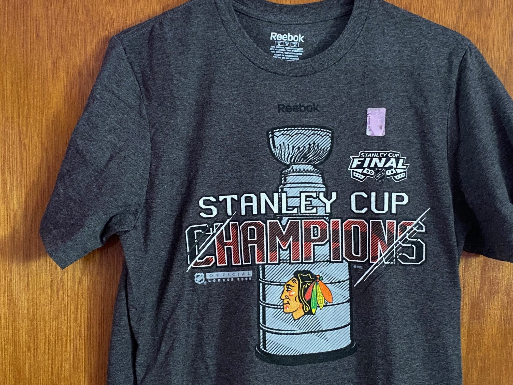 Reebok 2013 Stanley Cup Champion Chicago Blackhawks Tee Shirt - Mens