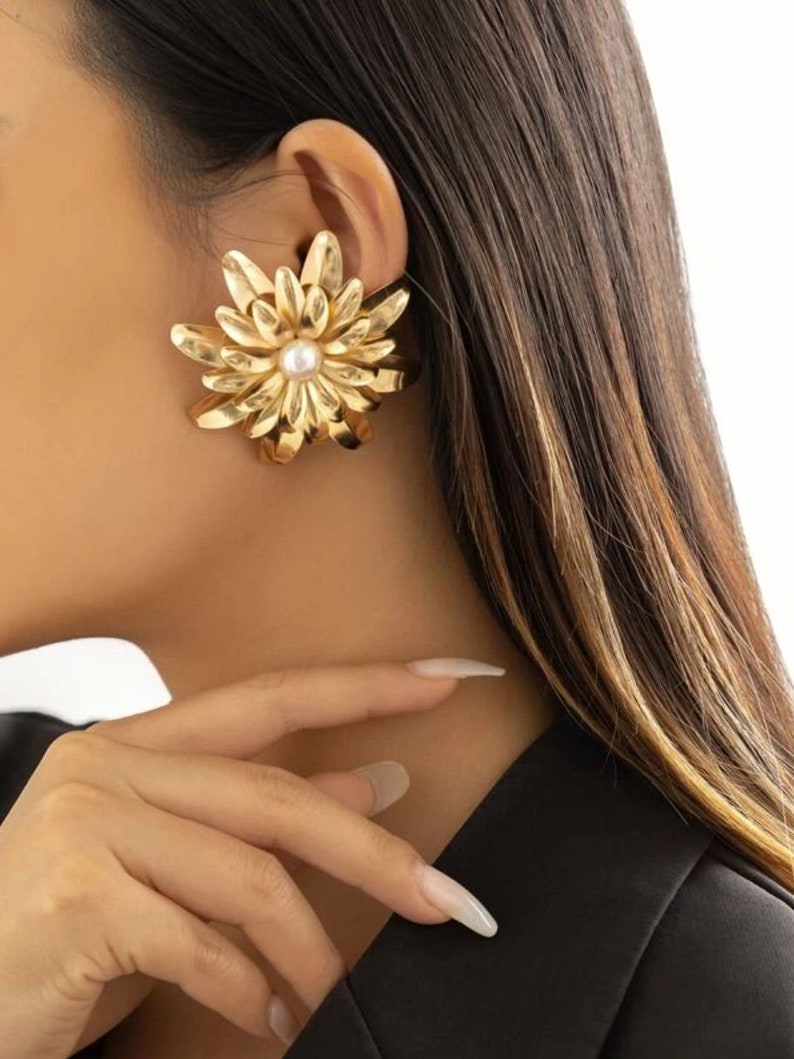 Starburst Earrings Creative Temperament Atmosphere Earrings image 10