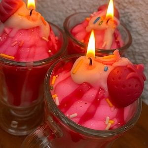 Strawberry Cream Swirl Candle – Strawberry Dessert Candle, Pink Ice Cream Candle, pink drink Soy Candle, Gift for Her, Summer Candle, fruity