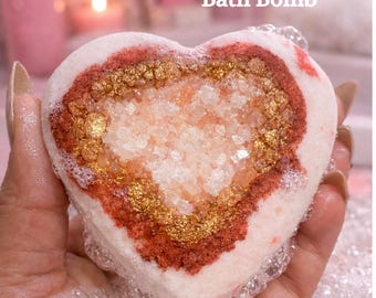 Bomba da bagno al quarzo rosa – Bomba da bagno all'olio essenziale di lavanda e rosa – Bomba da bagno cristallina – Burro di karité idratante e aromaterapia – Regalo per la cura di sé