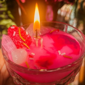 Strawberry and Champagne Love Candle ,Pink Candle, Rose Quartz Crystal, Romantic Spell scent, Aesthetic Soy wax in reusable vintage glass