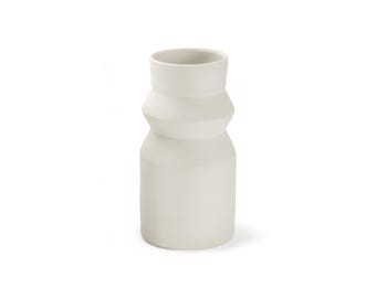 LIVLIG Handmade white vase, dried flower vase, ceramic vase, decorative vase, table decoration, floor vase, height: 20 cm