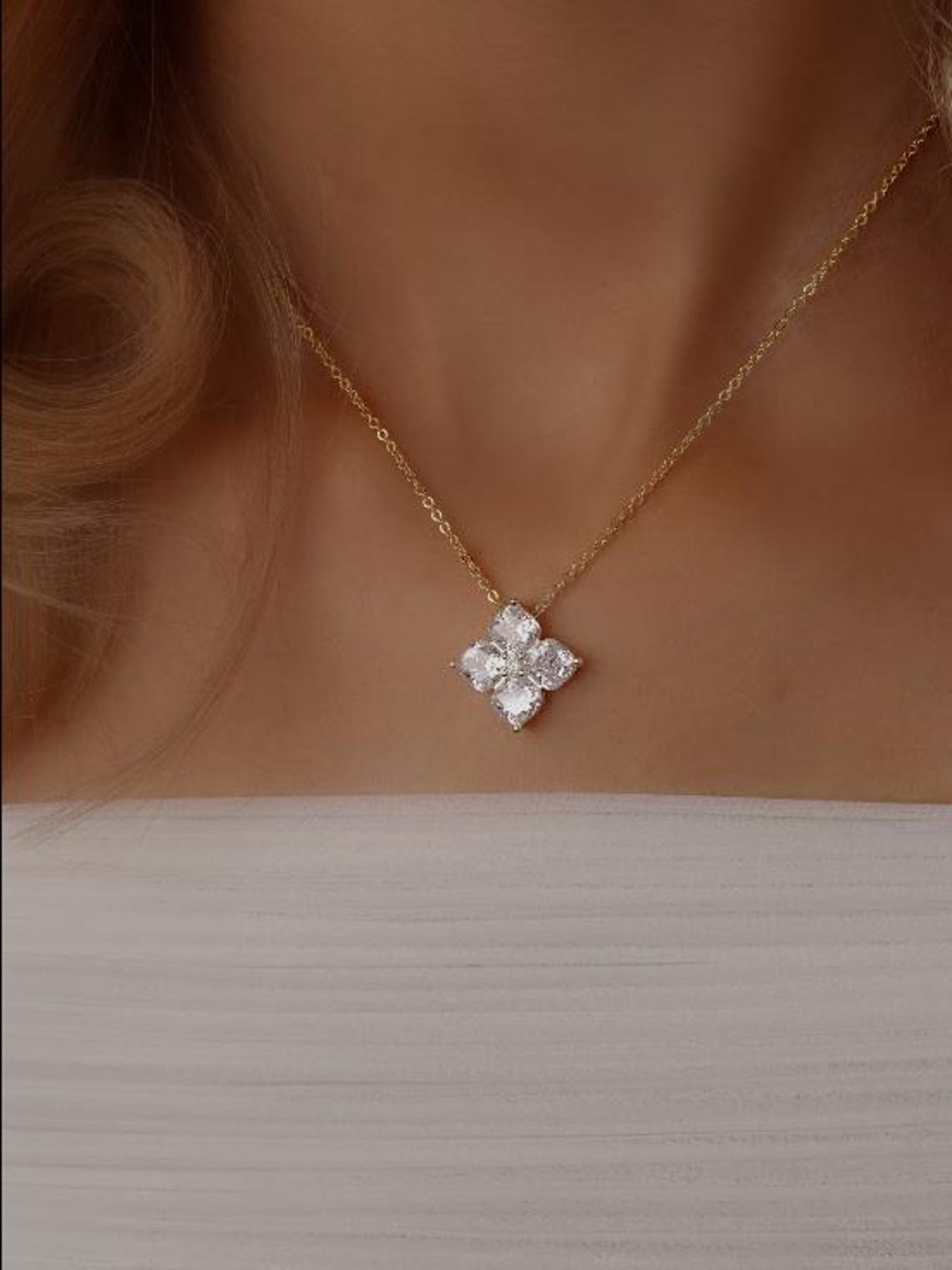 Hydrangea Necklace - Gold
