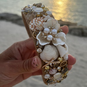Elegant Tan Shell-Embellished Headband Amazon.com : appuivbt Golden Shell Crown Headband Faux Pearl  main image 2