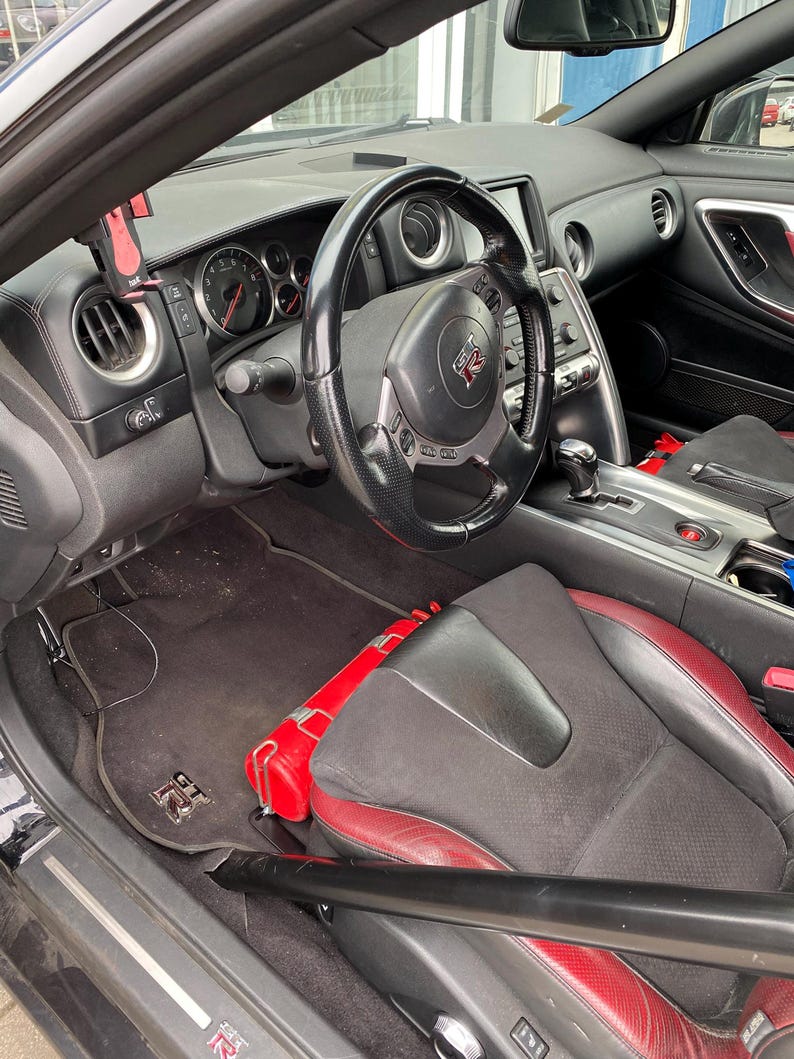 Support d'extincteur adapté à la Nissan GT-R R35 image 8