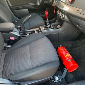 PassenderMitsubishi Lancer Evolution X Feuerlöscher Halterung