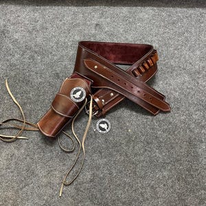カウボーイアクションカートリッジベルト 弾薬ホルスター付き コルトサスリグ .22 .357 .38 .44 .45 & 12ゲージ