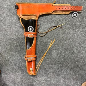 カウボーイアクションカートリッジベルト 弾薬ホルスター付き コルトサスリグ .22 .357 .38 .44 .45 & 12ゲージ