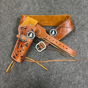 ウエスタンレザーカートリッジベルト 弾薬ループ リボルバーホルスターカバー コルトサスリグ カウボーイホルスター .22 .32 .357 .44 .38 .45