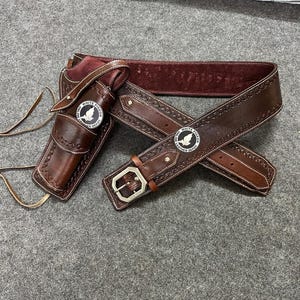 カウボーイアクションカートリッジベルト 弾薬ホルスター付き コルトサスリグ .22 .357 .38 .44 .45 & 12ゲージ